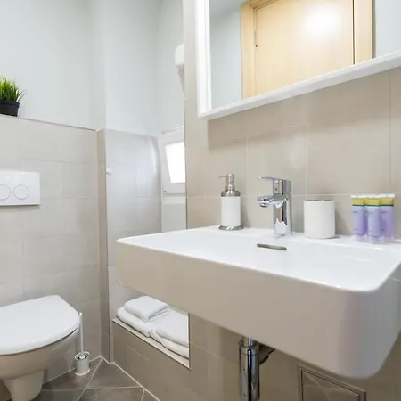 Cozy Montalbano By Irundo ロヴィニ