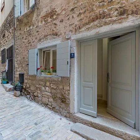 Cozy Montalbano By Irundo *