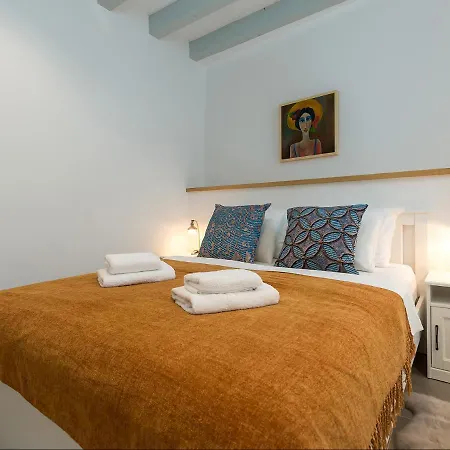 Cozy Montalbano By Irundo Lägenhet