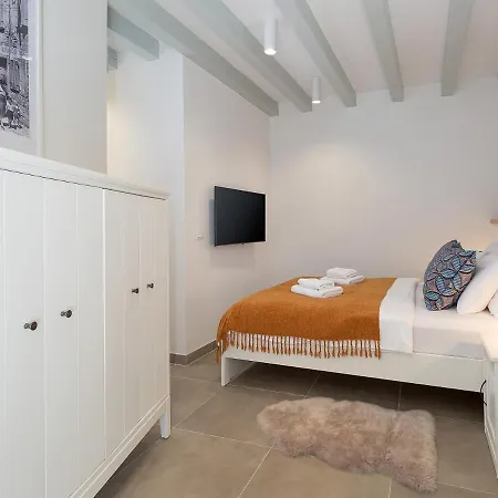 Cozy Montalbano By Irundo Apartmán