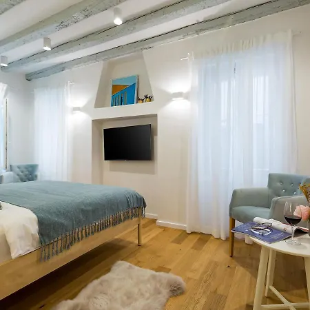 Cozy Montalbano By Irundo * Rovinj