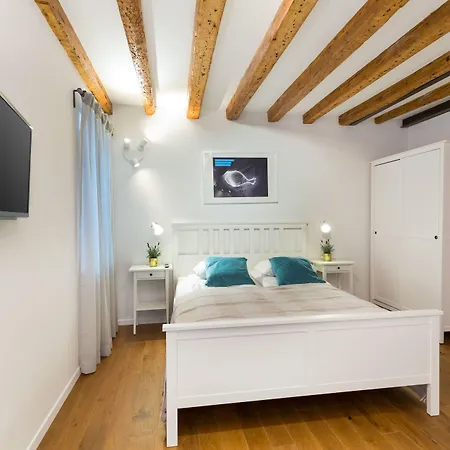 Lejlighed Cozy Montalbano By Irundo