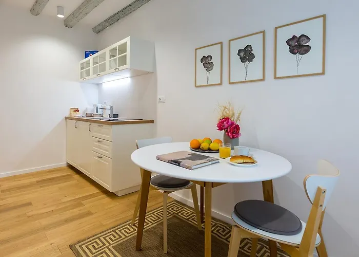 Cozy Montalbano By Irundo *