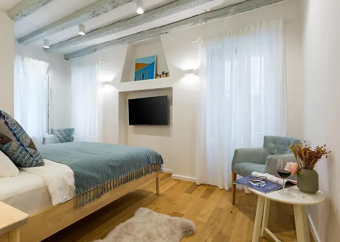 Cozy Montalbano By Irundo * Rovinj